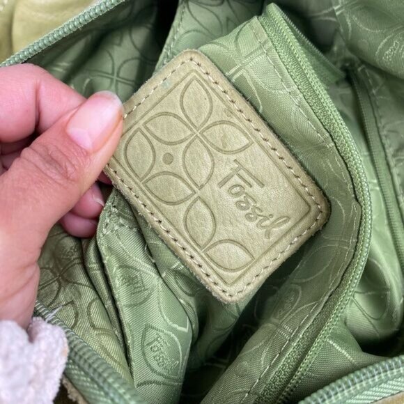 Fossil  green leather Crossbody bag with strap Zipper Pockets inner poccket - Picture 3 of 15